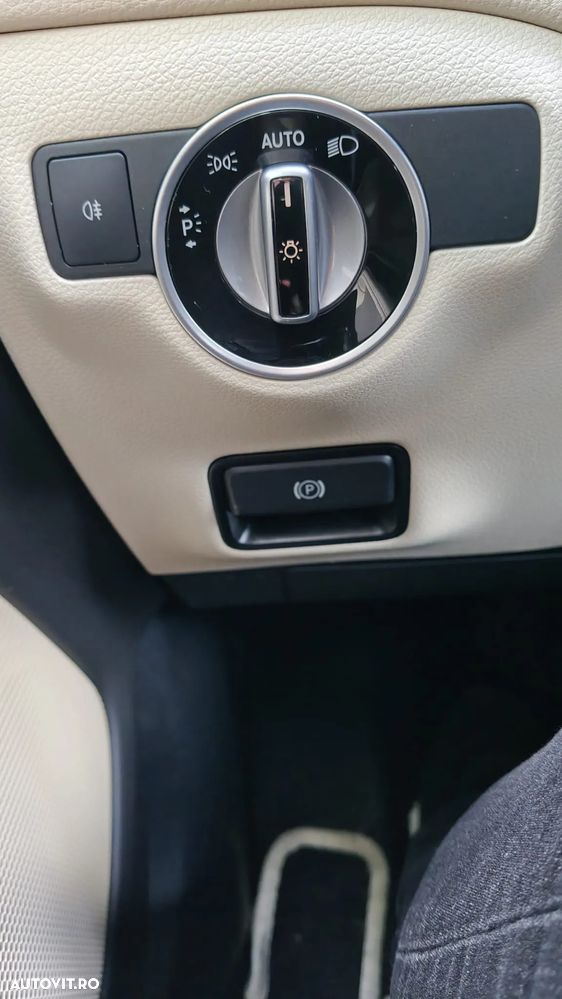 Mercedes-Benz GLA 180 7G-DCT Urban - 18