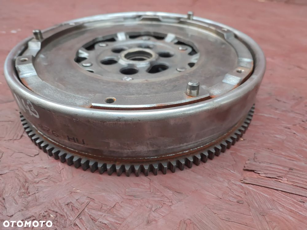 BMW E60LCI / E82 / E81 / E88 / E90 / E91 / E92 / E93 ORYGINALNE KOŁO DWUMASOWE / KOŁO ZAMACHOWE DO SILNIKÓW GAMY N43 / N46 ( 1.8i / 2.0i ) MARKI LUK O NR. 21 20 7 560 876 OEM SPRAWNE W 100% - 5