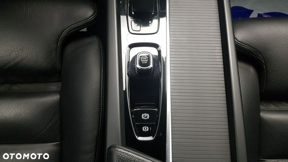 Volvo XC 60 - 25