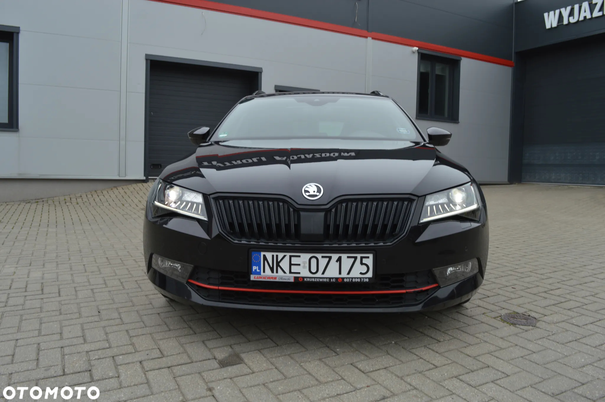 Skoda Superb Combi 2.0 TDI SportLine - 11