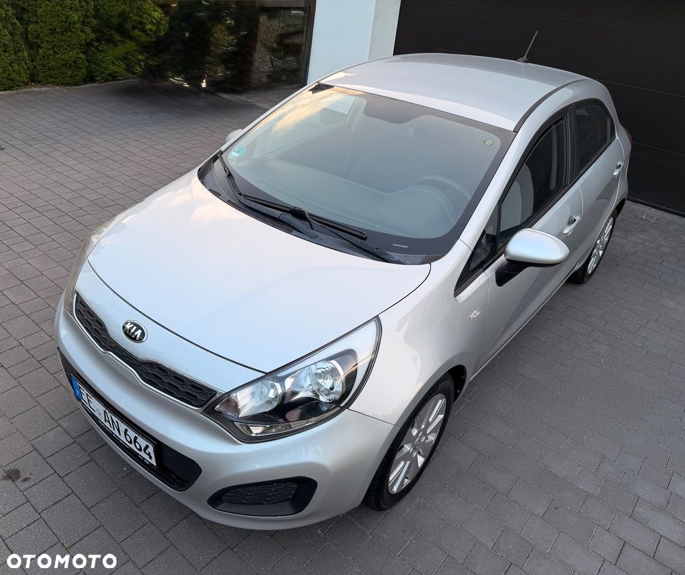 Kia Rio 1.2 Attract - 10