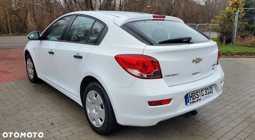 Chevrolet Cruze 1.6 LS - 5