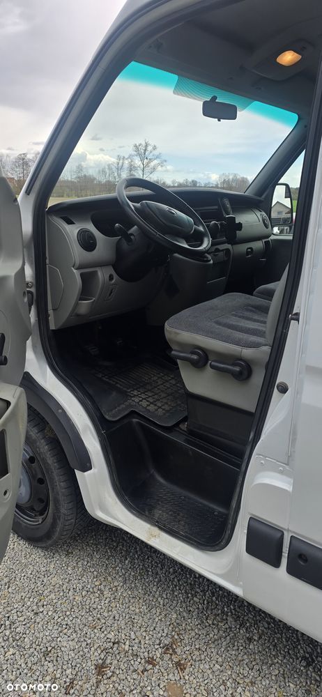 Nissan Interstar - 7