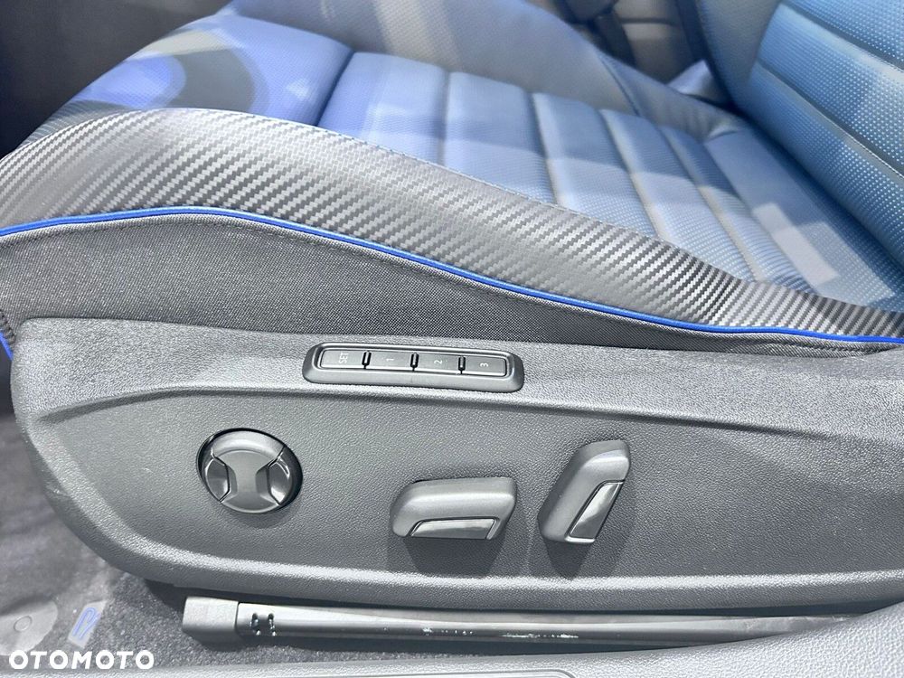 Volkswagen Golf - 14