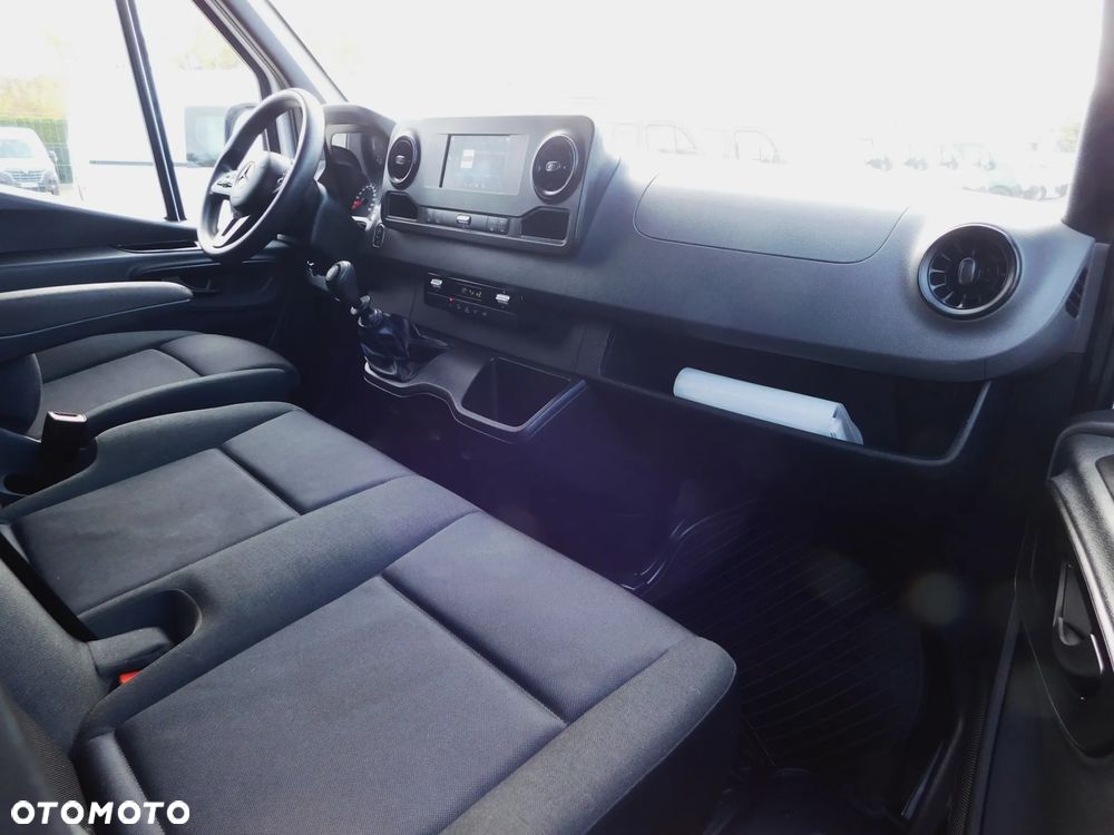 Mercedes-Benz Sprinter - 5