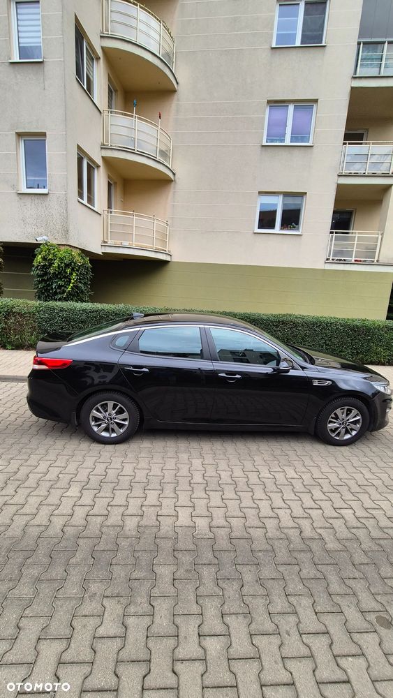 Kia Optima 2.0 M - 10