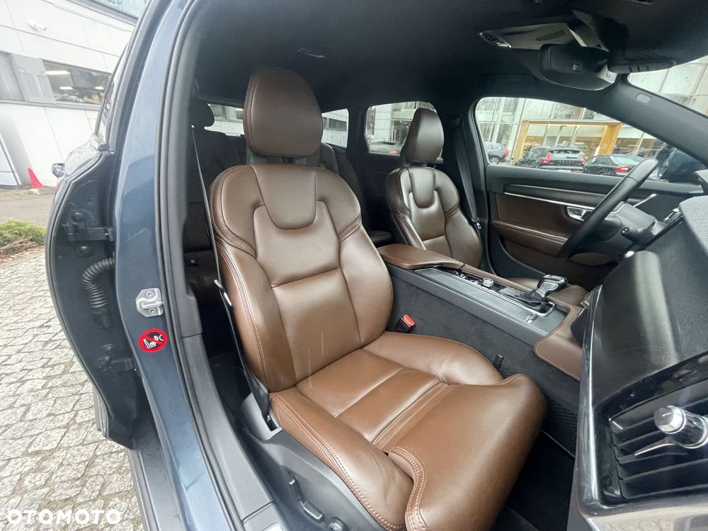 Volvo V90 Cross Country - 12