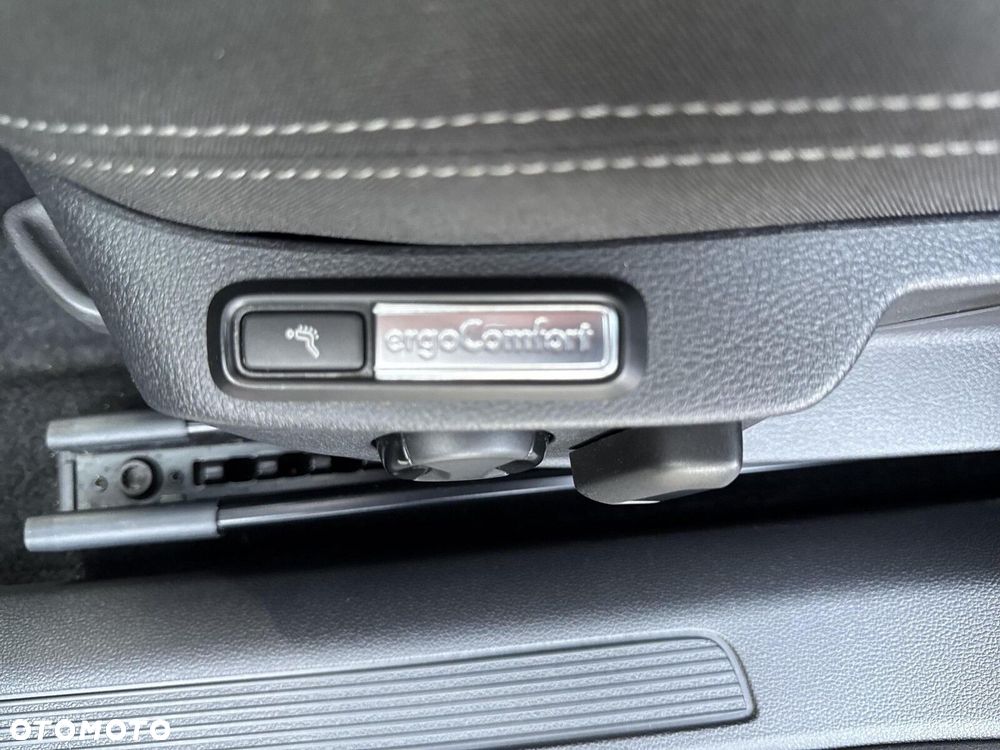 Volkswagen Passat 2.0 TDI EVO Business - 22