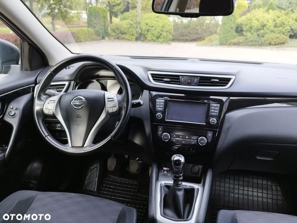 Nissan Qashqai 1.2 DIG-T N-Connecta EU6 - 18