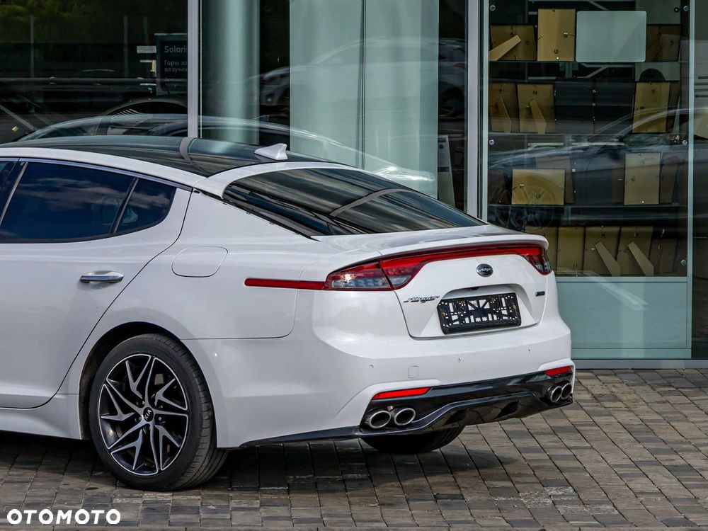 Kia Stinger 2.0 T-GDI GT Line - 11