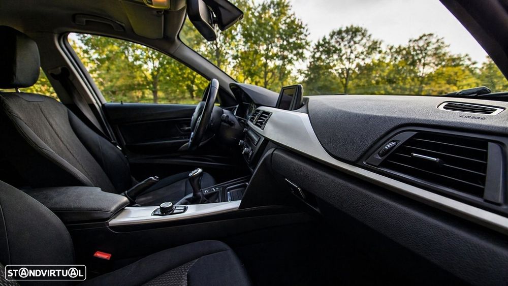 BMW 320 d Line Modern - 32