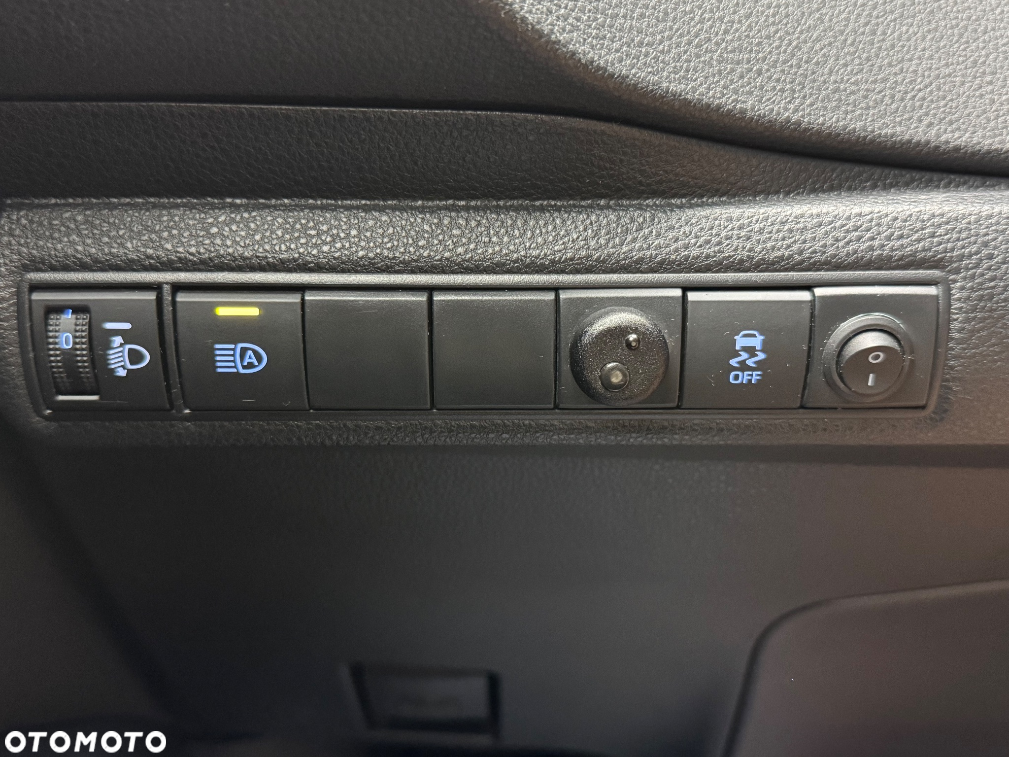 Toyota Corolla 1.8 Hybrid Active - 23