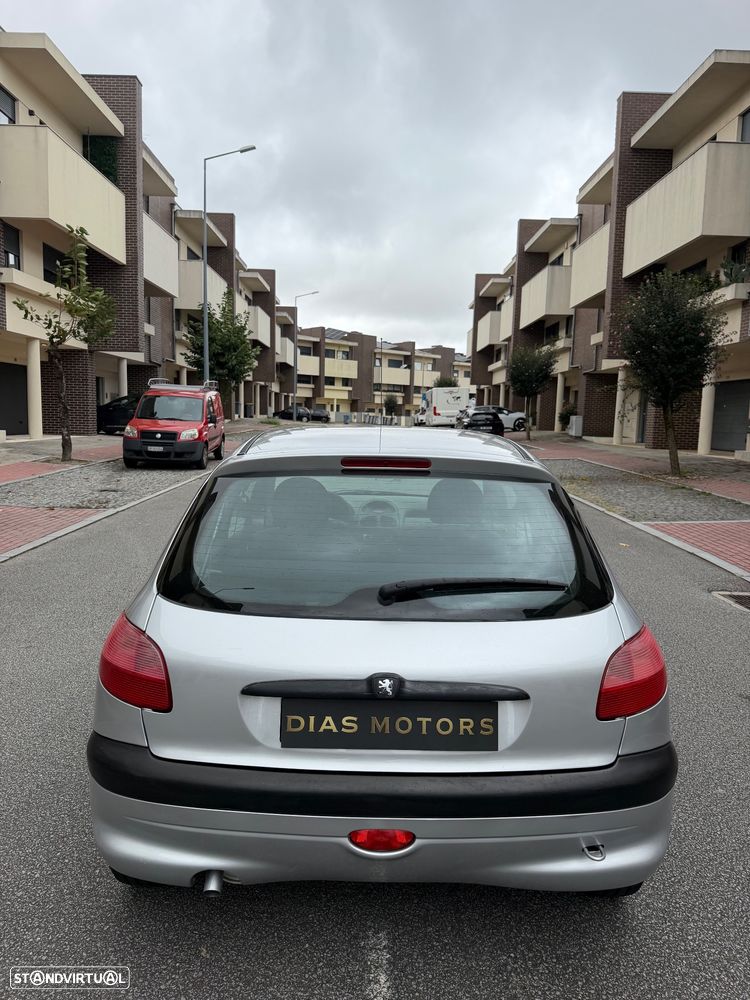 Peugeot 206 1.1 XR Présence - 7
