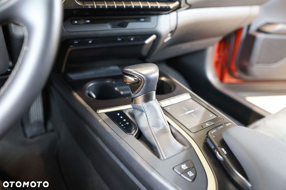 Lexus UX 250h GPF Business Edition 2WD - 22