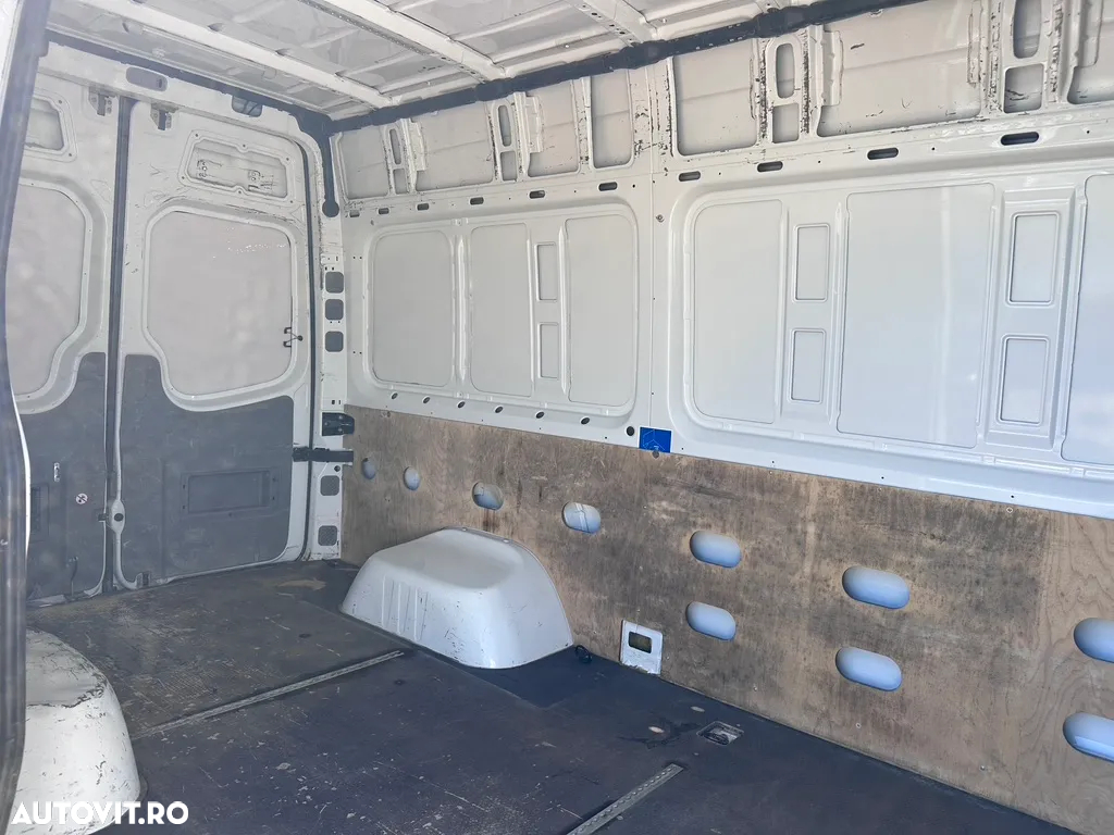 Volkswagen Crafter 5.0 CD Sasiu L3 dRWD 120kW - 5