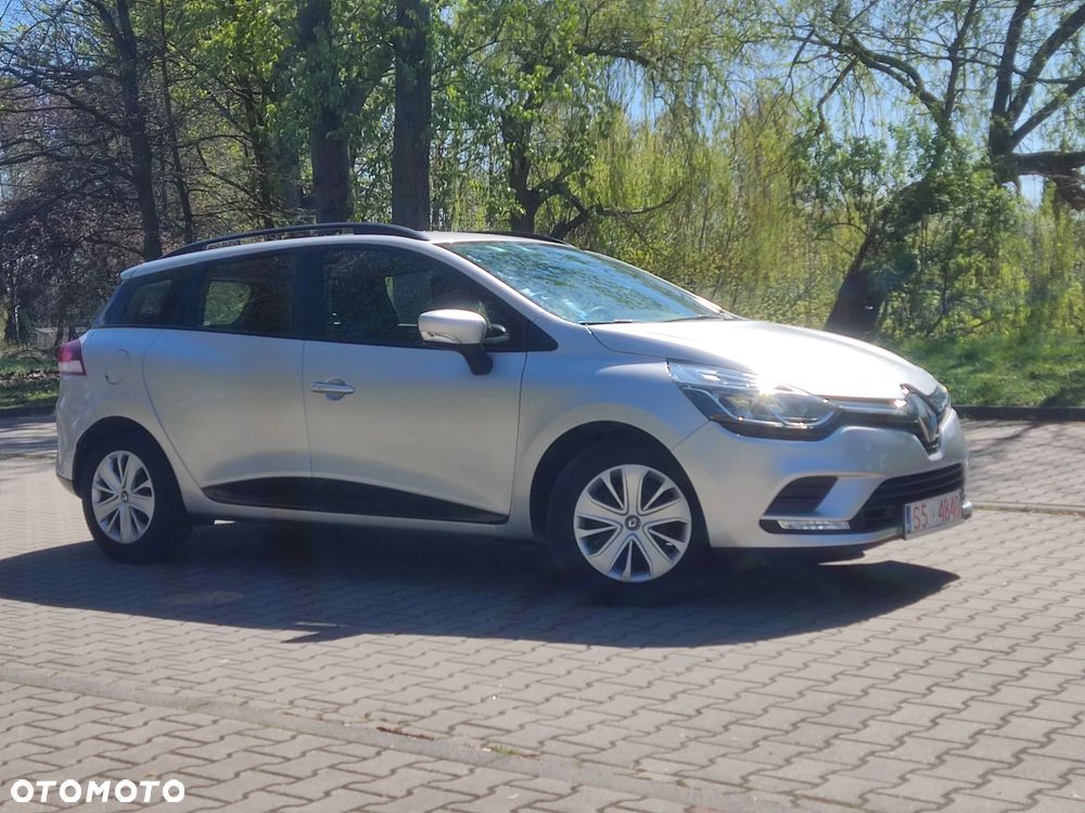Renault Clio 1.2 16V Confort Privilege - 3