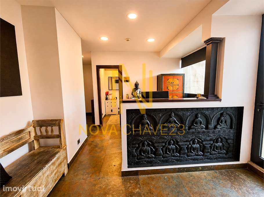 Oportunidade Única na Parede - Loja convertida em Habitação - Ap. T2 - Grande imagem: 3/30