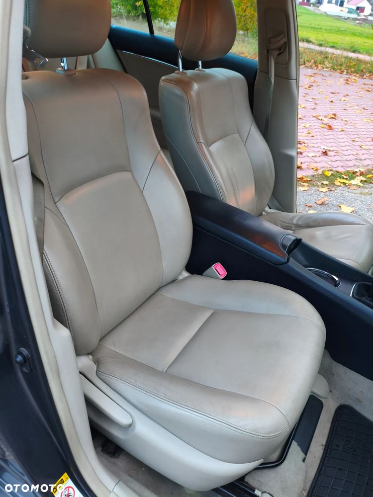 Toyota Avensis - 6