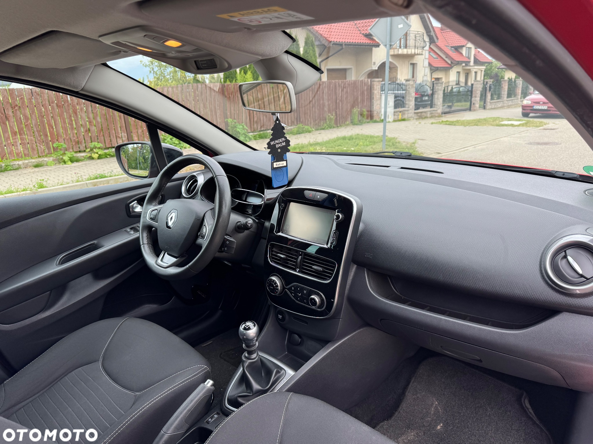 Renault Clio - 32