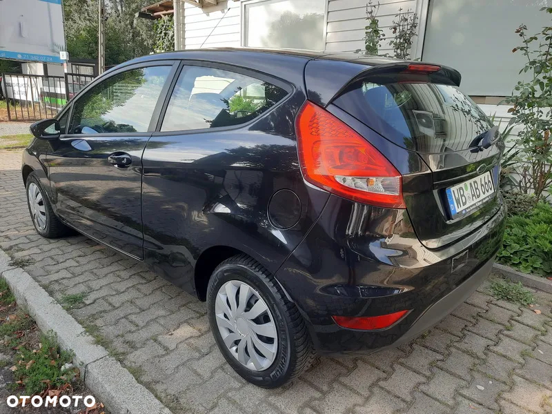 Ford Fiesta 1.25 Ambiente - 9