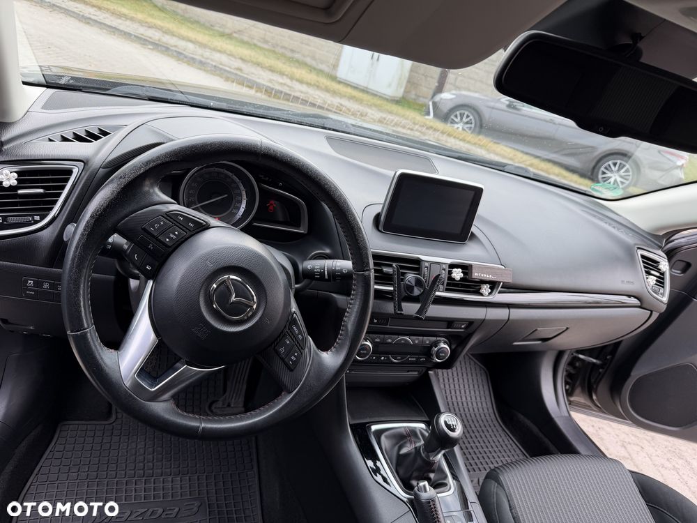 Mazda 3 - 4