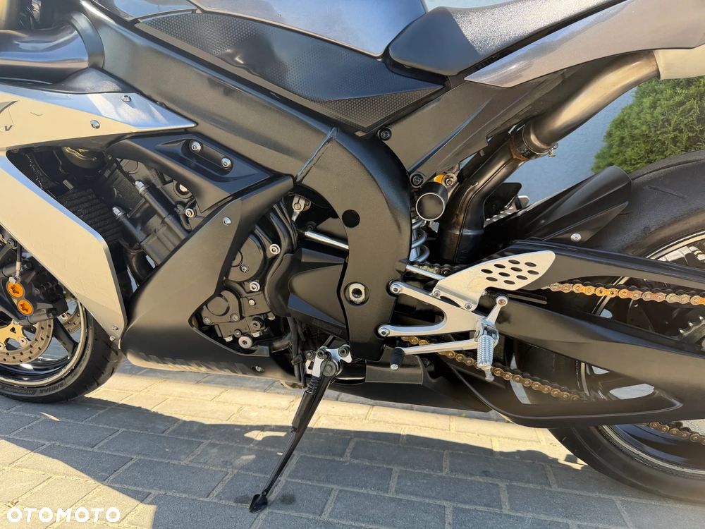 Yamaha R1 - 20