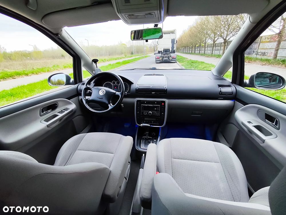 Volkswagen Sharan 1.9 TDI Automatik Exclusive Edition - 16