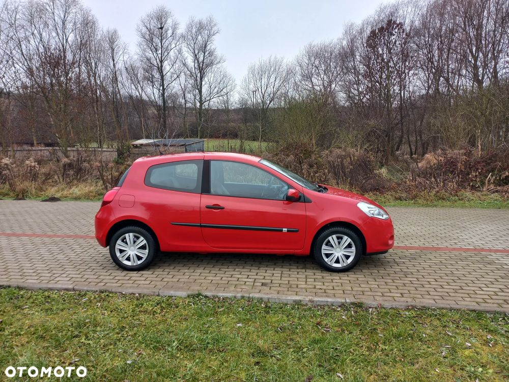 Renault Clio - 7