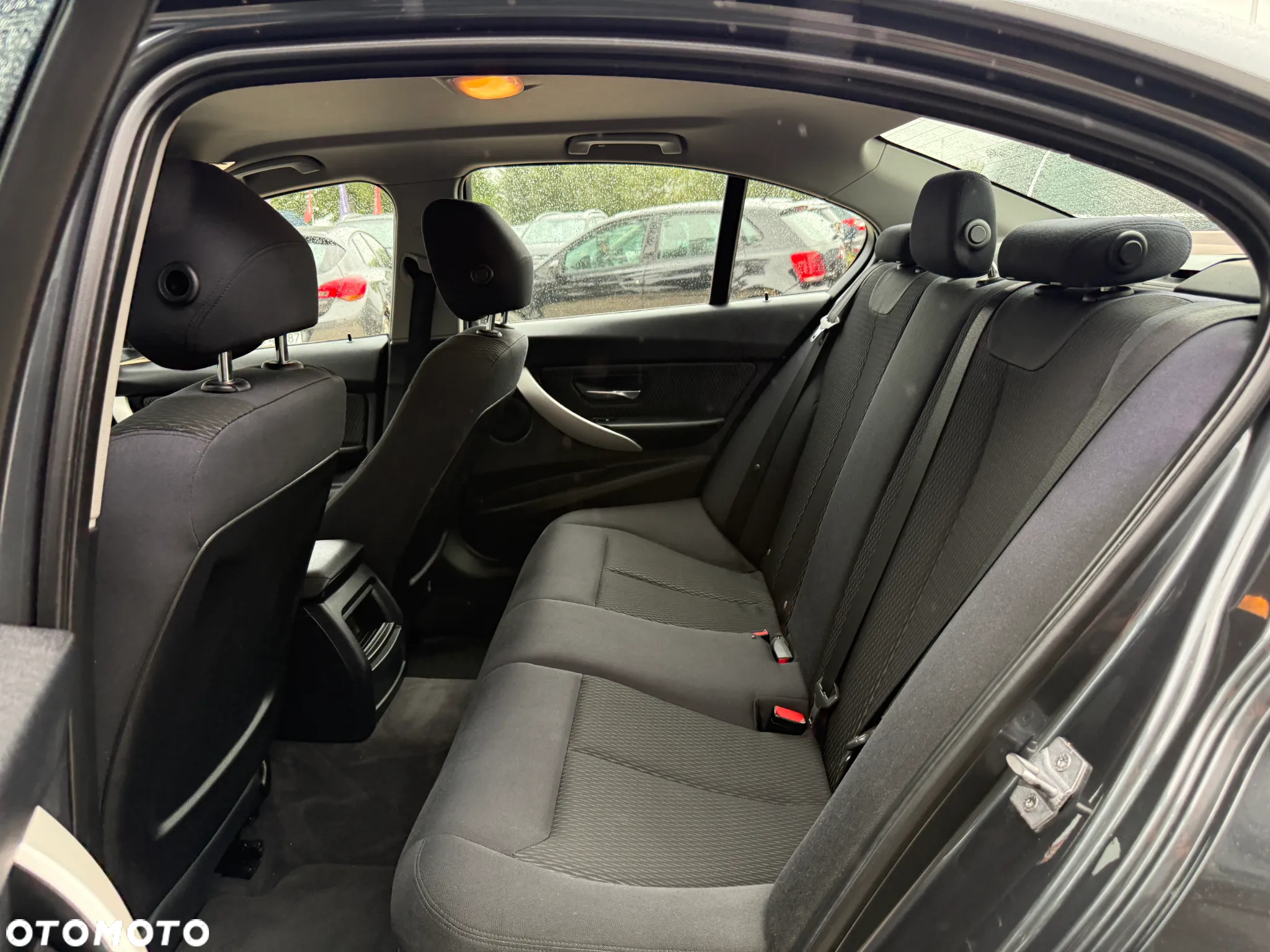 BMW Seria 3 318d - 18