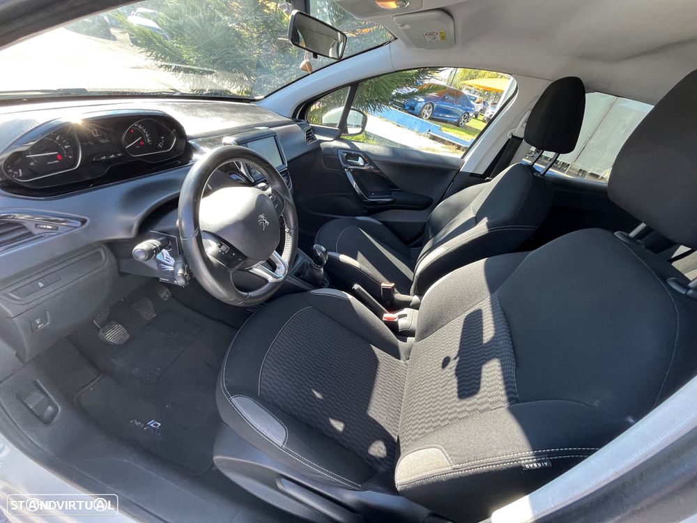 Peugeot 208 1.2 PureTech Active - 22