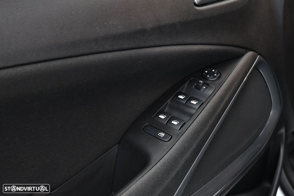 Opel Crossland 1.2 T Design & Tech - 24