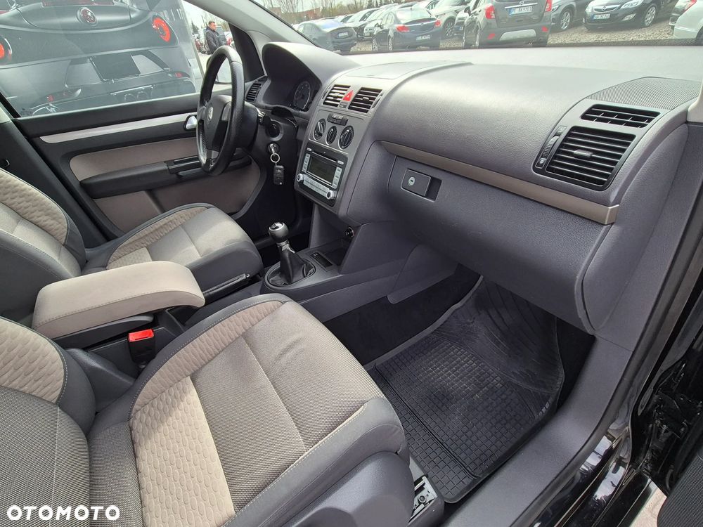 Volkswagen Touran 1.4 TSI Cross - 32