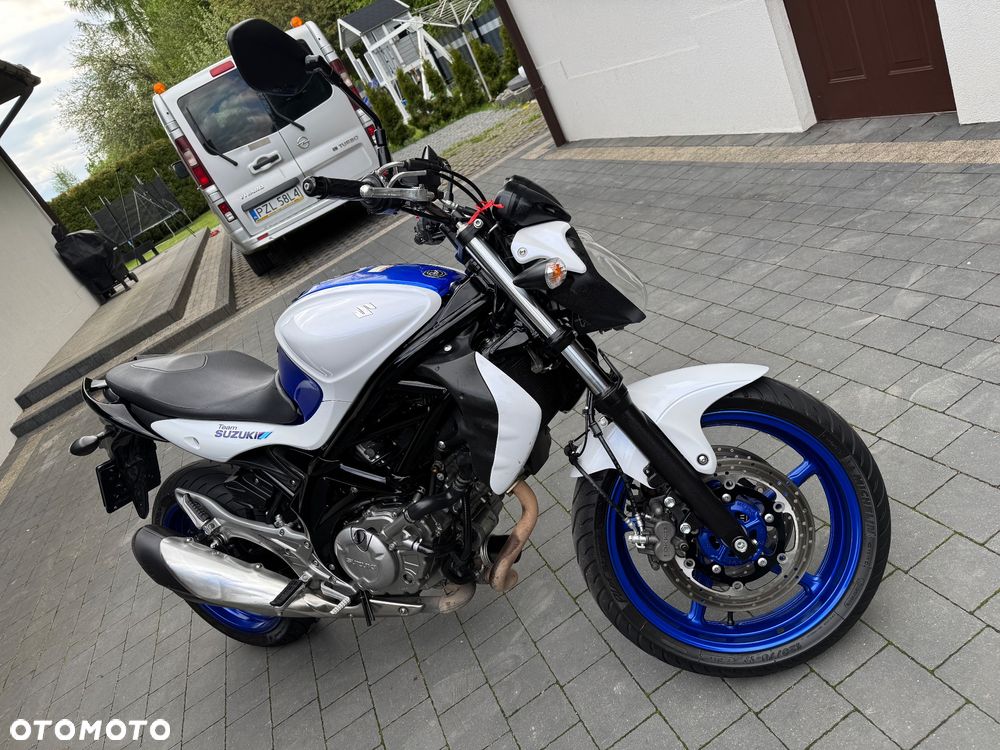 Suzuki Gladius - 3