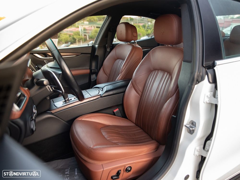 Maserati Ghibli Auto - 25