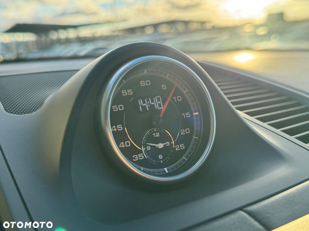 Porsche Macan Turbo - 19