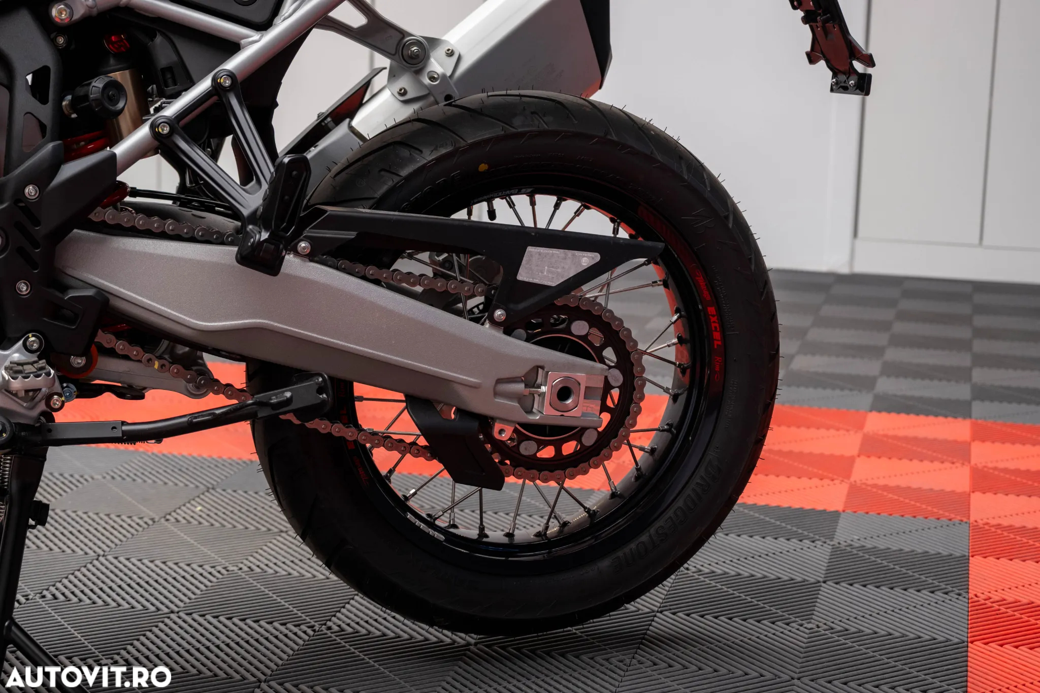 MV AGUSTA Enduro Veloce EAS - 11