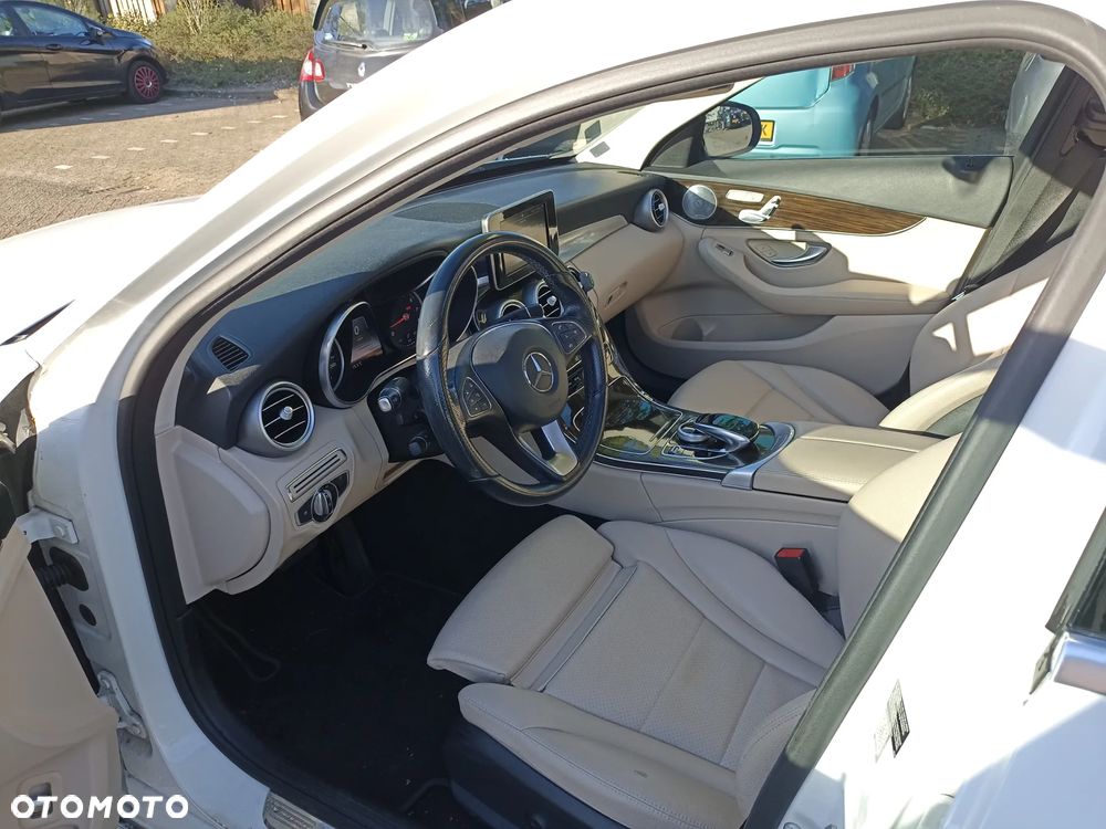Mercedes-Benz Klasa C 300 7G-TRONIC - 21