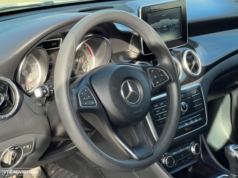 Mercedes-Benz CLA 180 - 8