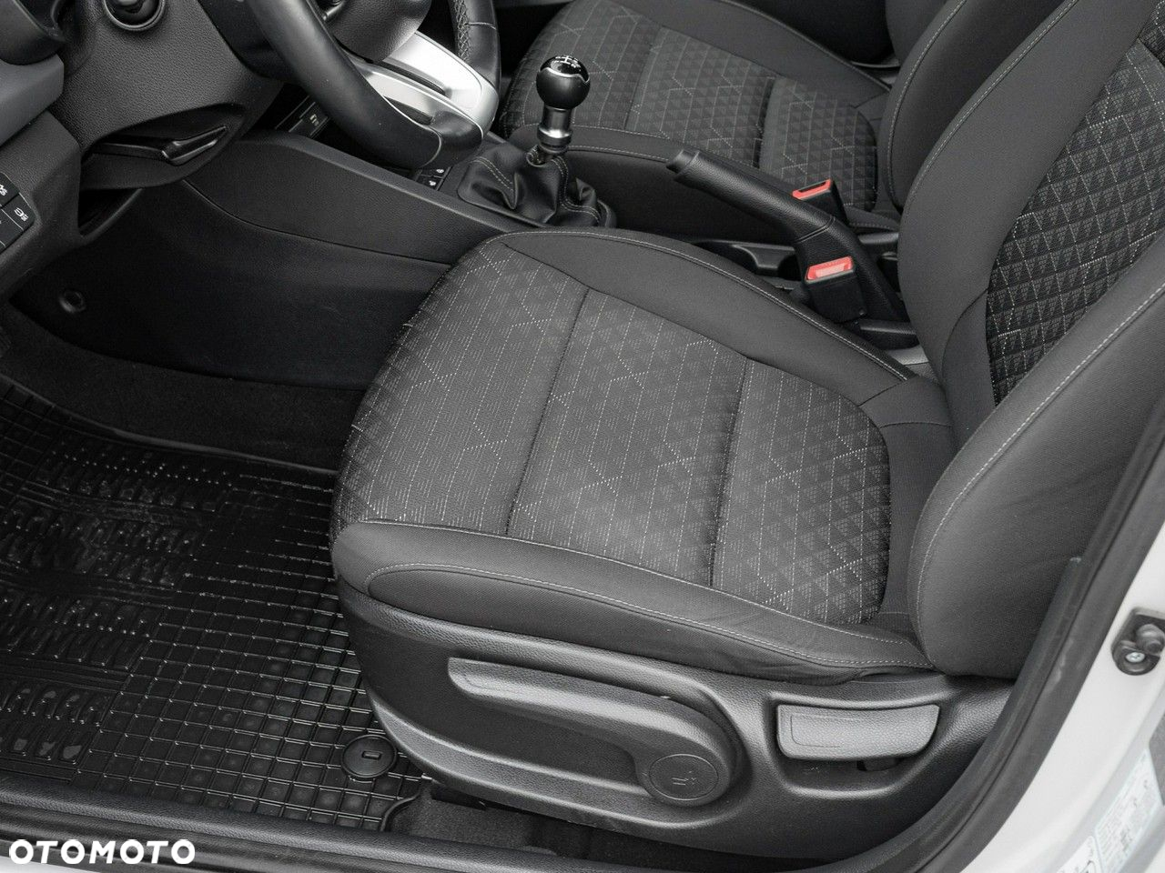 Kia Rio 1.2 M - 14