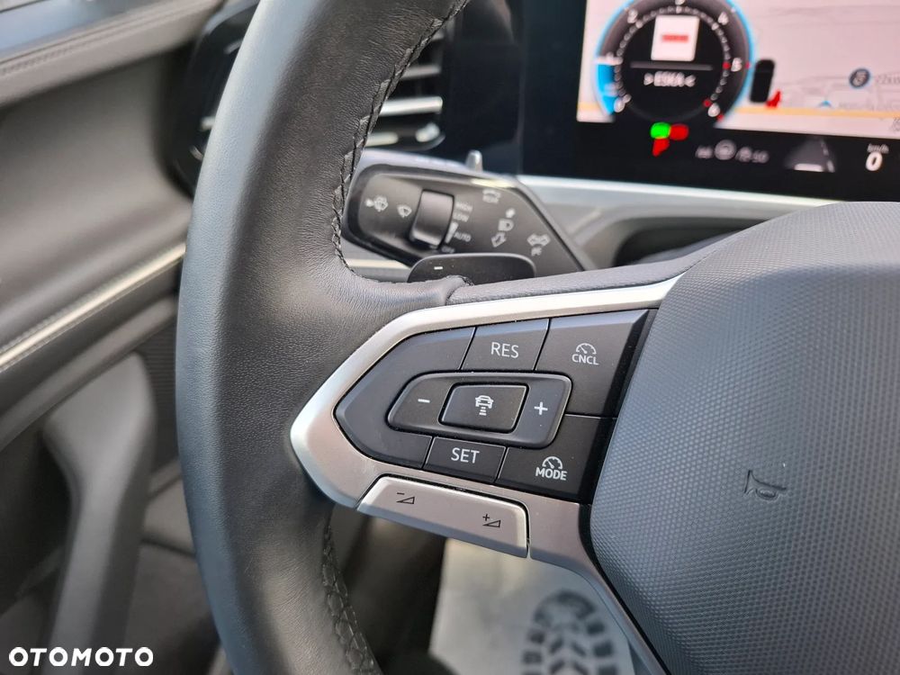 Volkswagen Passat Variant 2.0 TDI SCR DSG Elegance - 21