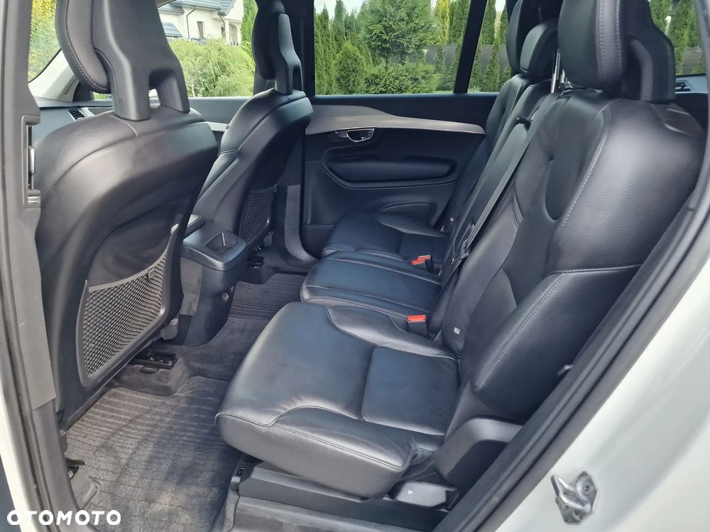 Volvo XC 90 D5 AWD Momentum 7os - 22
