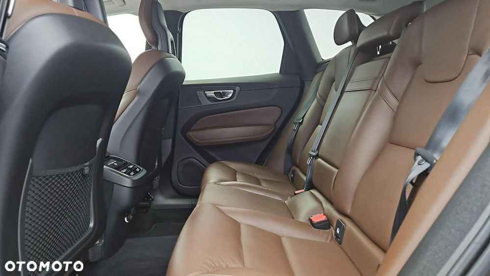 Volvo XC 60 D5 SCR AWD Inscription - 23
