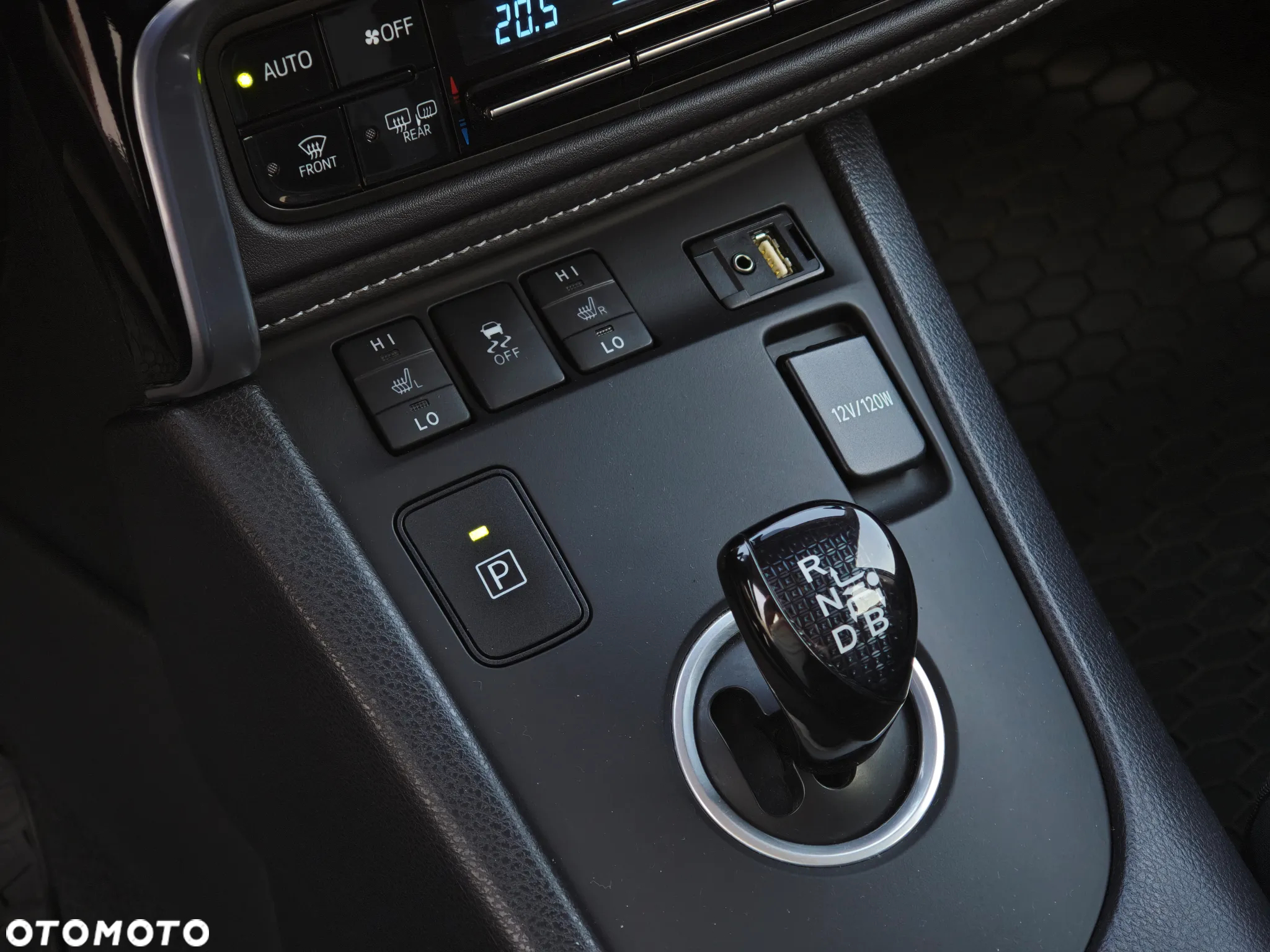 Toyota Auris Hybrid 135 Comfort - 30