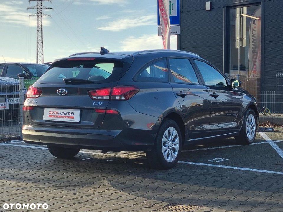 Hyundai i30 1.5 DPI Classic + - 6