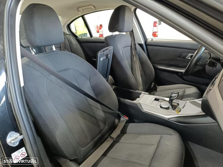 BMW 330 e Auto - 13