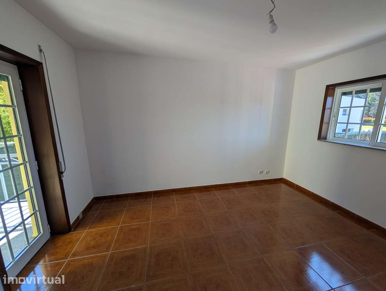Moradia Independente T4 | 500 m² de Terreno | Espaço e Potencial - Grande imagem: 5/17