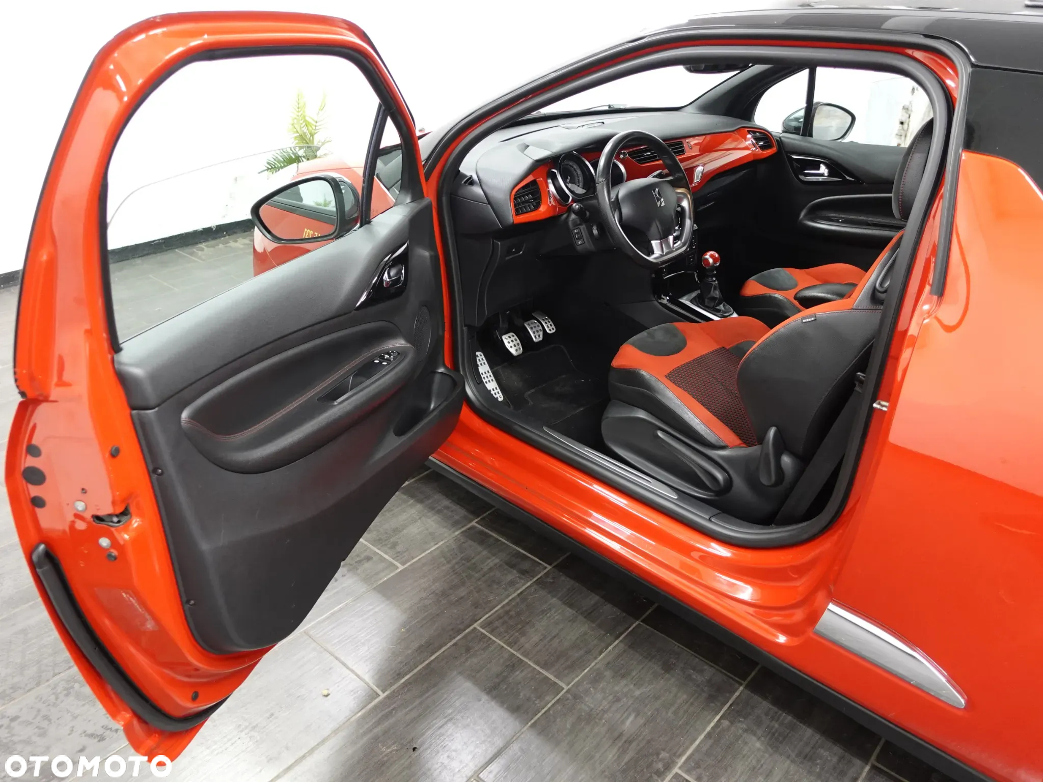 Citroën DS3 THP 155 Red Edition - 18