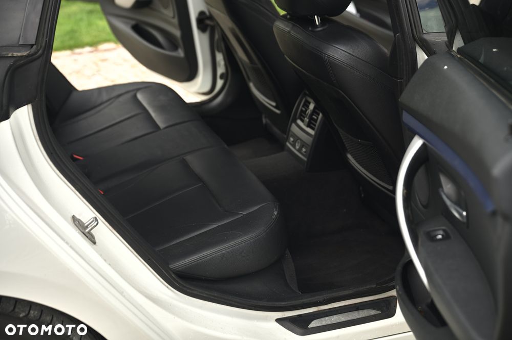 BMW 3GT 320d xDrive Sport Line - 28