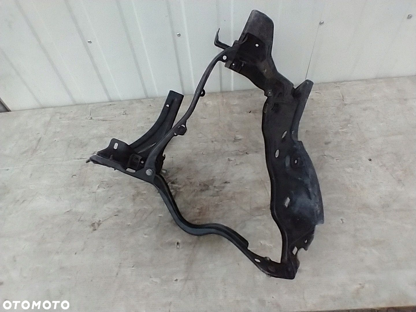 MERCEDES CLS W218 OKULAR LAMPY WZMOCNIENIE PASA PRAWY PRZÓD 2186200191 - 5