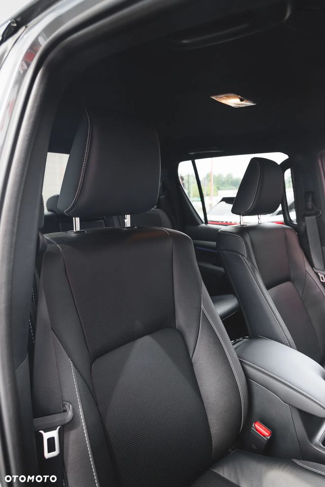 Toyota Hilux 2.8 D-4D Double Cab Invincible 4x4 - 23